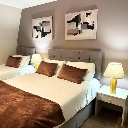 Spacious 2 Bedroom In Apartamento *