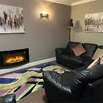 Spacious 2 Bedroom In Apartamento