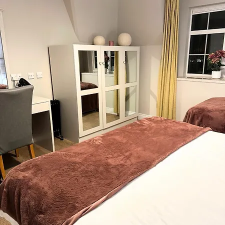 Spacious 2 Bedroom In * كيلارني