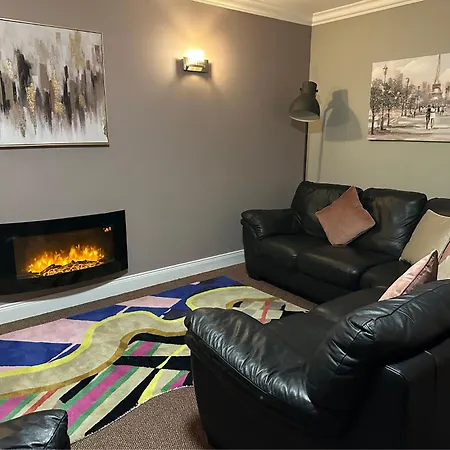 Spacious 2 Bedroom In Appartement