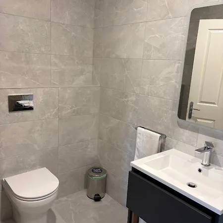 Lejlighed Spacious 2 Bedroom In