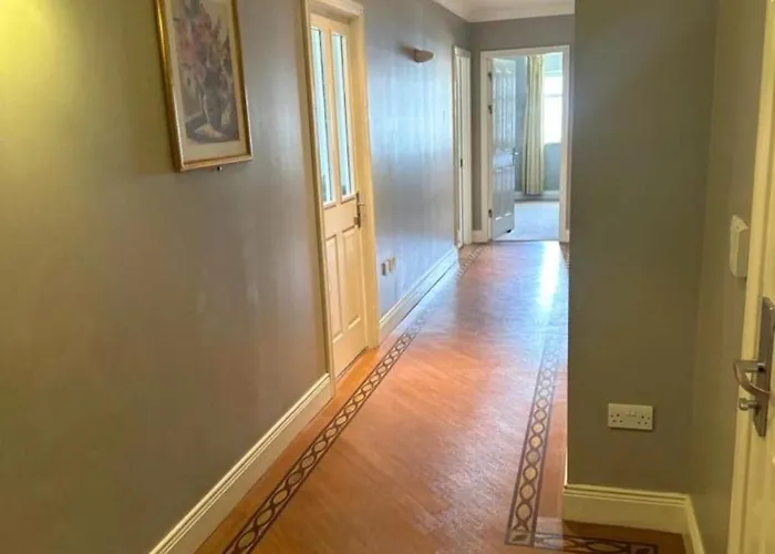 Spacious 2 Bedroom In Daire *