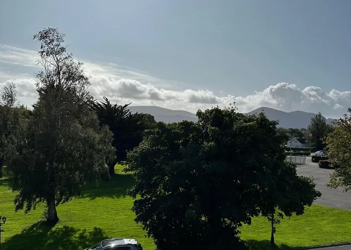 Spacious 2 Bedroom In *