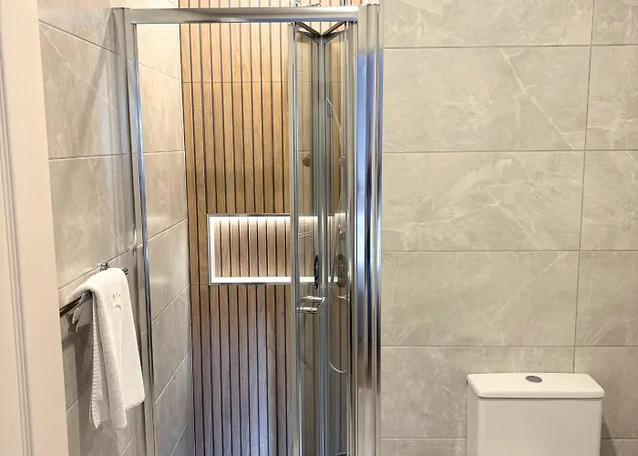 Spacious 2 Bedroom In * 킬라니